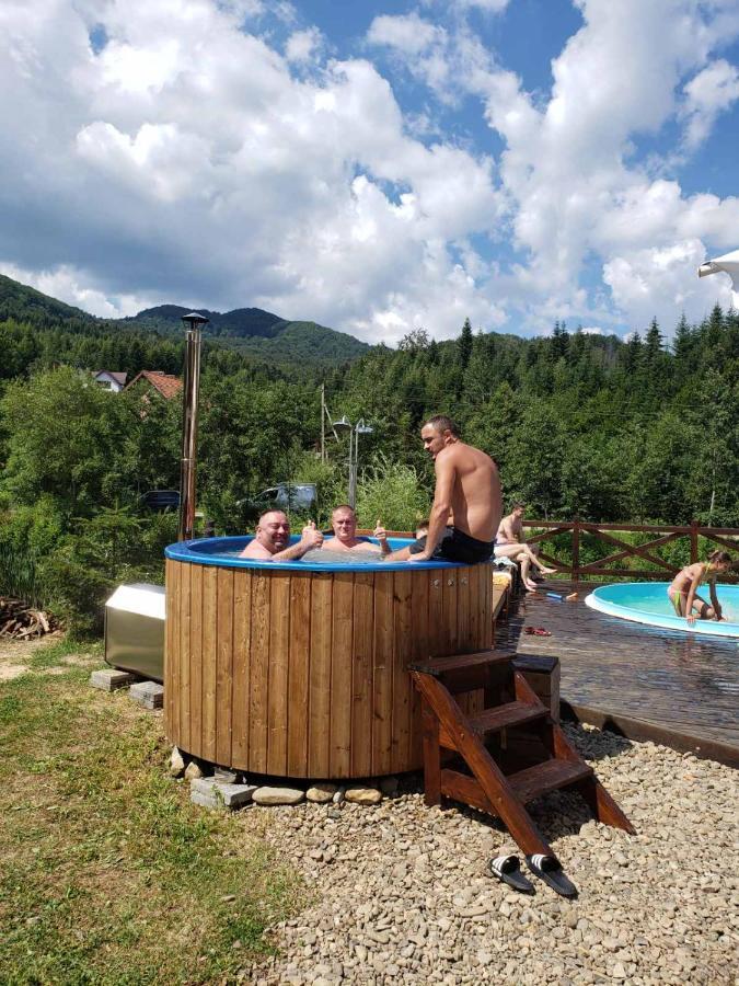 Hotel Edelweiss Carpathians Myhowe Exterior foto