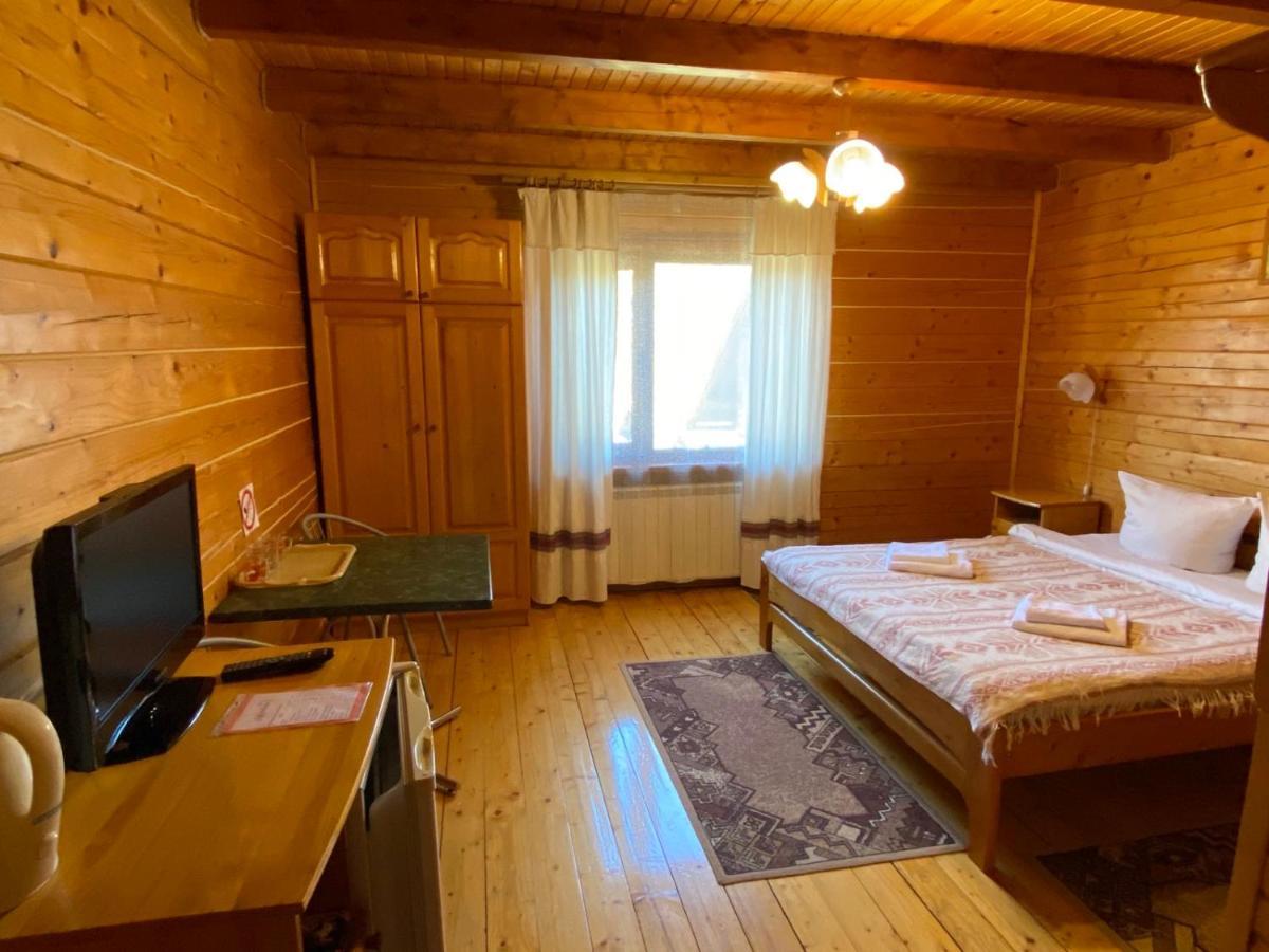 Hotel Edelweiss Carpathians Myhowe Exterior foto