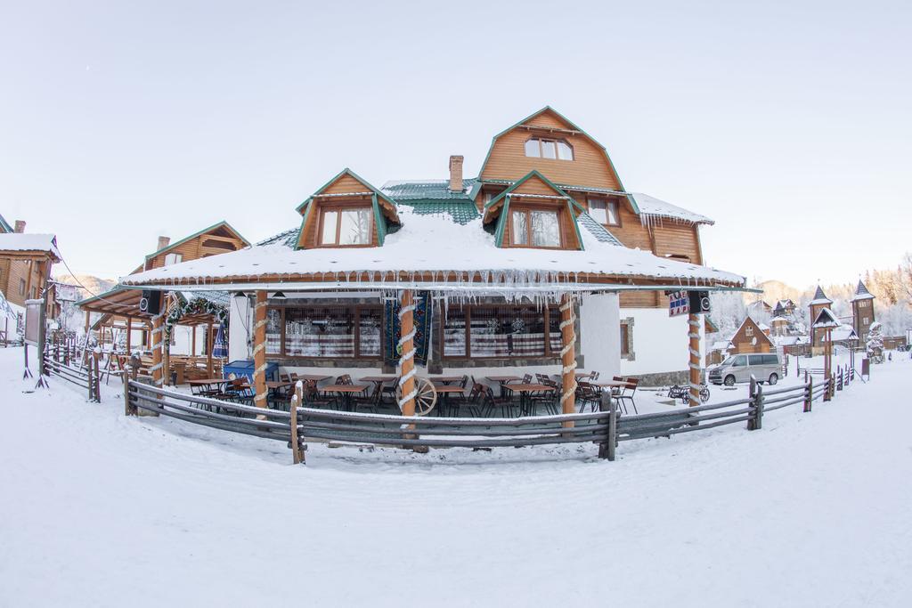 Hotel Edelweiss Carpathians Myhowe Exterior foto